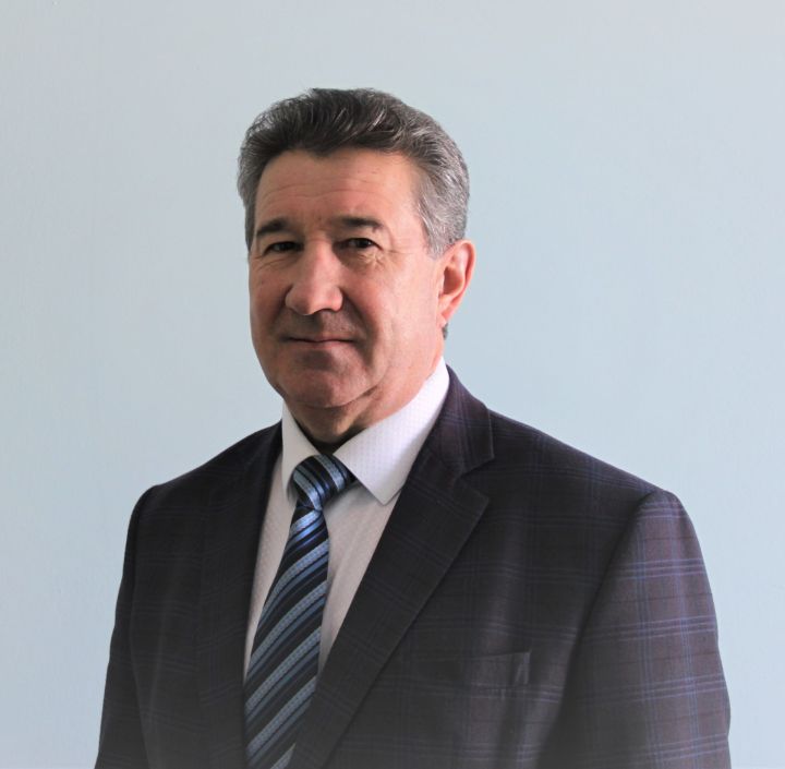 «Әлки хәбәрләре» газетасы баш мөхәррире хатын-кызларны бәйрәм белән котлый