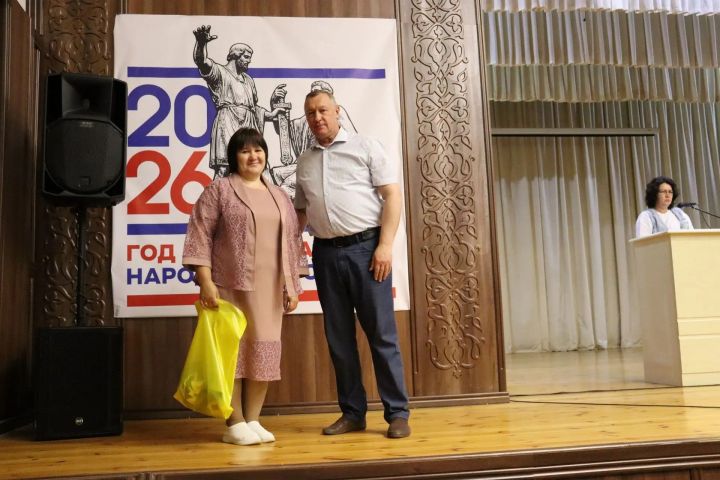 В Алькеевском районе вручили партийные билеты