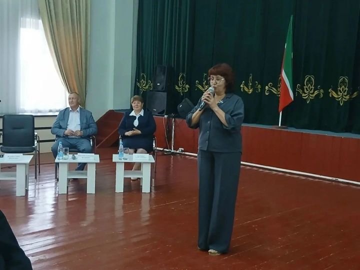 В Алькеевском районе прошла встреча выпускников с руководством муниципалитета