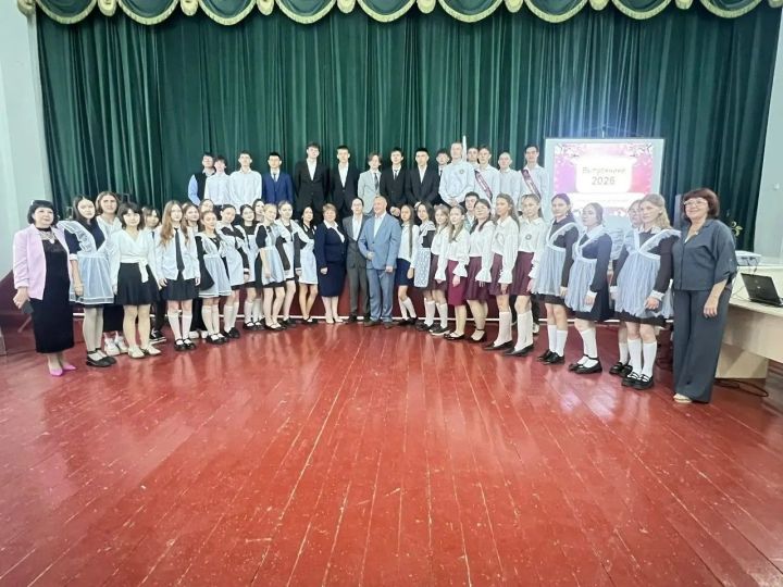 В Алькеевском районе прошла встреча выпускников с руководством муниципалитета