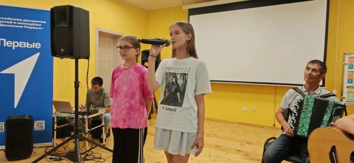 Әлки районы мәдәният йорты хезмәткәрләре «Яшь имәннәр» балалар лагеренда  уен оештырганнар
