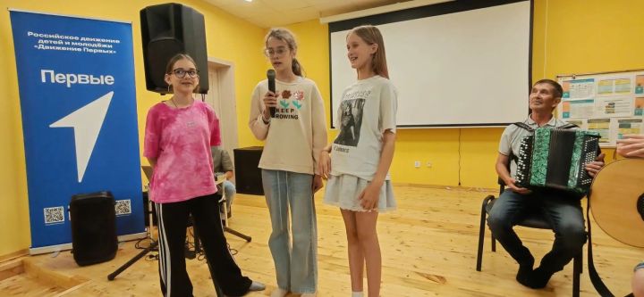 Әлки районы мәдәният йорты хезмәткәрләре «Яшь имәннәр» балалар лагеренда  уен оештырганнар
