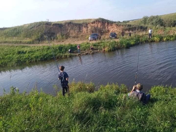 Иске Матакта балалар арасында балык тоту буенча турнир узды