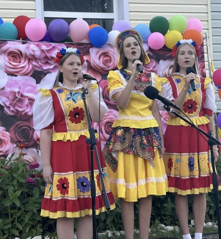 «Рябинушка»  ансамбле Левашово авылында концерт белән чыгыш ясады