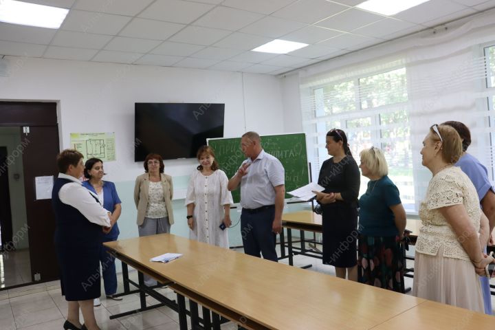 Әлки районында балалар учреждениеләрен тикшерделәр
