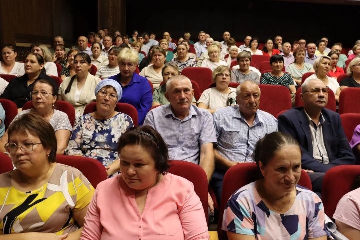 Масштабный муниципальный форум «Работаем на результат!»  состоялся  в Алькеевском районе